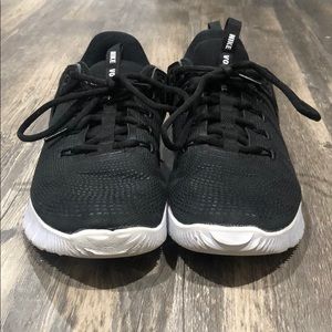 NIKE BLACK AND WHITE VOLLEYBALL SHOES